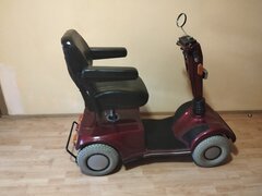 Scuter electric pentru persoane cu dizabilitati, folosit